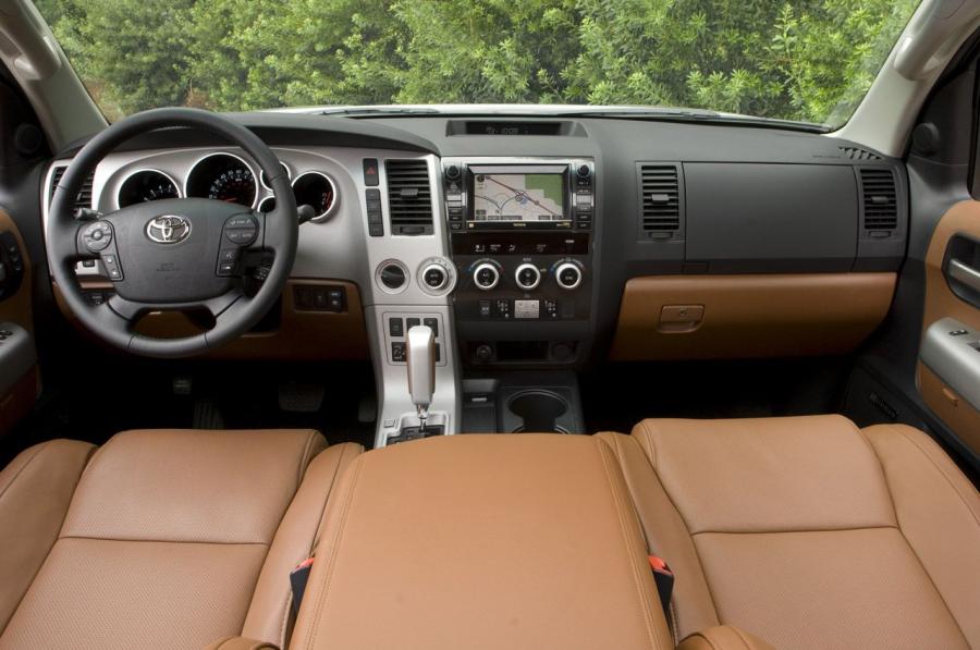  Toyota Sequoia 2007 года  (фото 10 из 66)
